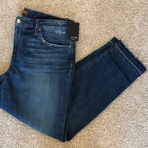 NWT Joe’s Jeans. Size 32. Boyfriend Slim Ankle.